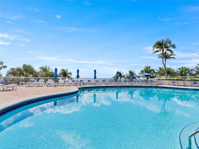 Building Photo - 3200 N Ocean Blvd