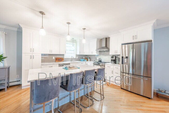 Building Photo - 446 Monmouth Ave