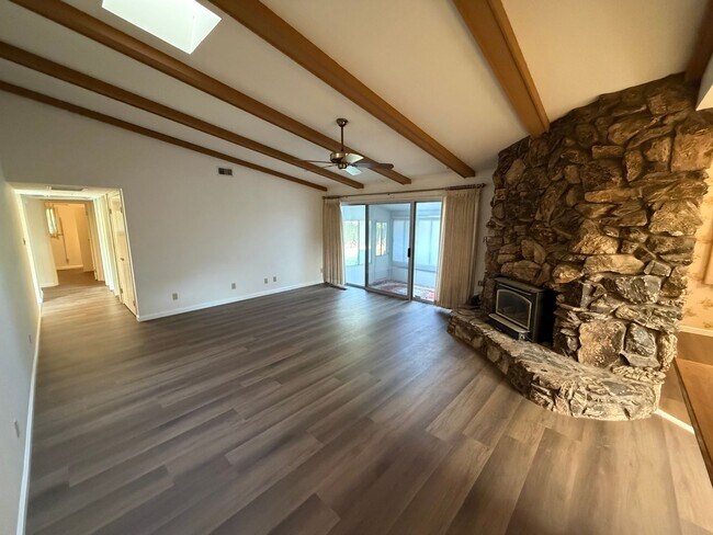 Building Photo - 3 Bedroom | 2 Bathroom | Single-Family Home in Sacramento