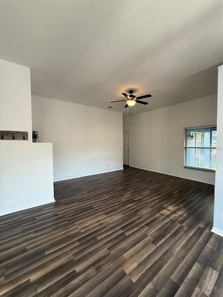 Building Photo - 5841 Dorham Pl
