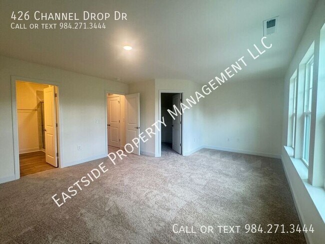 Building Photo - 426 Channel Drop Dr
