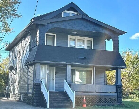 Building Photo - "2-Bedroom with Full Bath - Washer and Dryer Included"