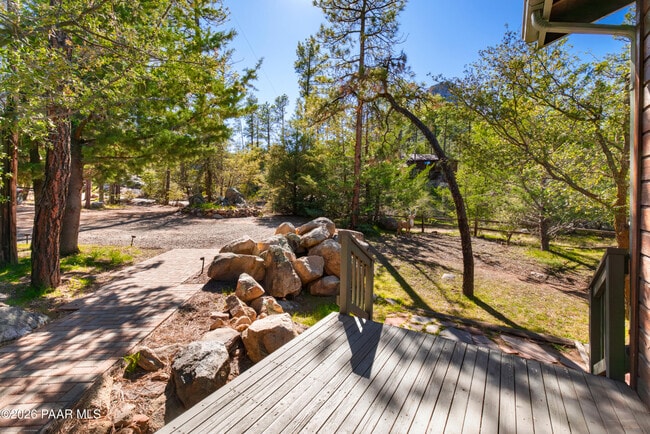 Building Photo - 2255 Pine Dr