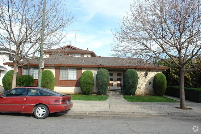 Building Photo - 1342 Essex Way