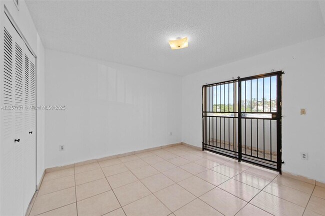 Building Photo - 4101 Indian Creek Dr