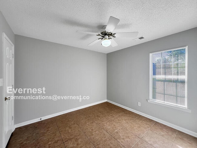 Building Photo - 7036 Foxhall Dr