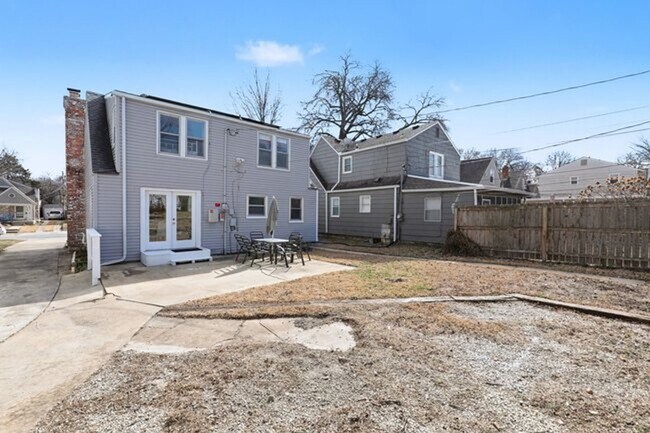 Building Photo - 7234 Baltimore Ave