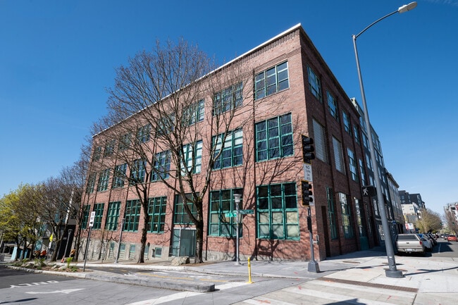 Building Photo - 66 Bell St