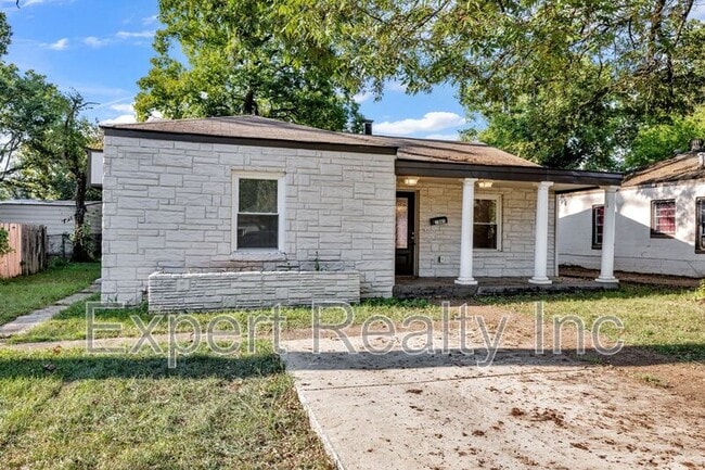 Primary Photo - 1861 Woodland Ave SW