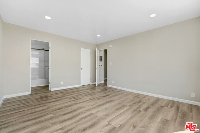 Building Photo - 932 Maltman Ave