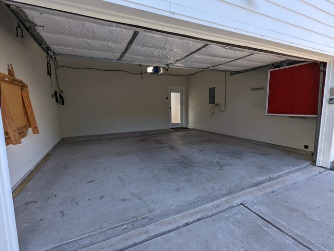 Building Photo - 722 E 29th St