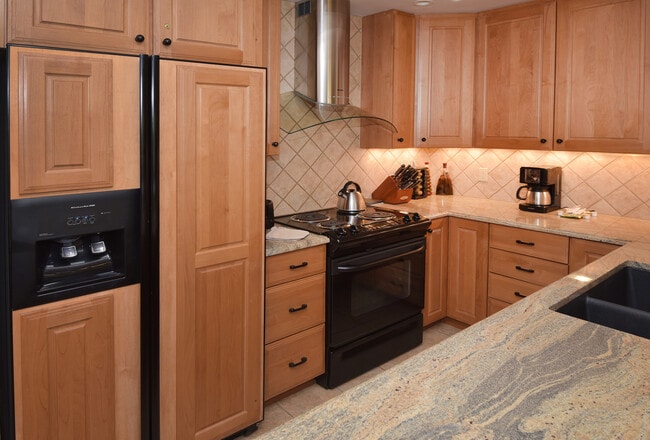 Building Photo - 50 Scott Hill Rd