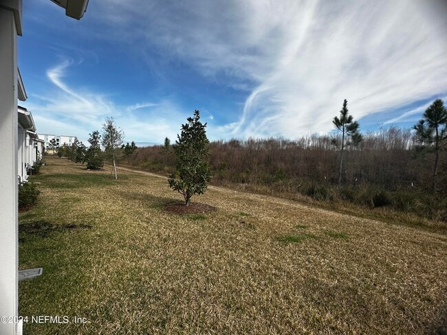 Building Photo - 411 Brandon Lks Dr