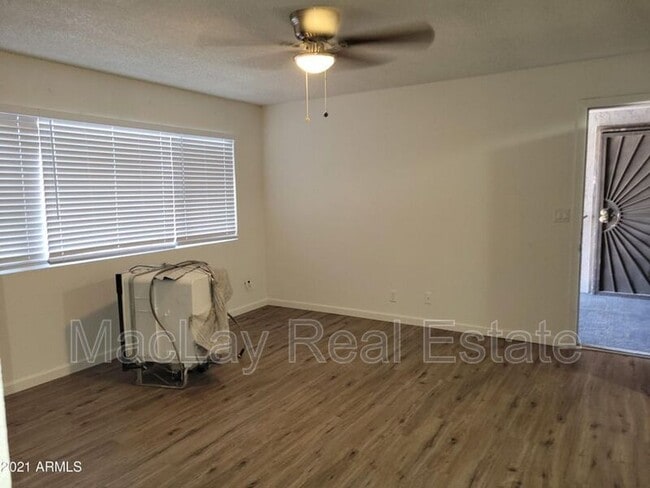 Building Photo - 424 W Brown Rd