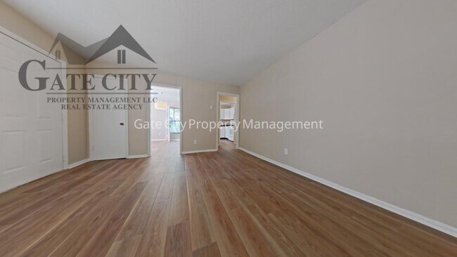 Building Photo - 1105 Meadowbrook Blvd