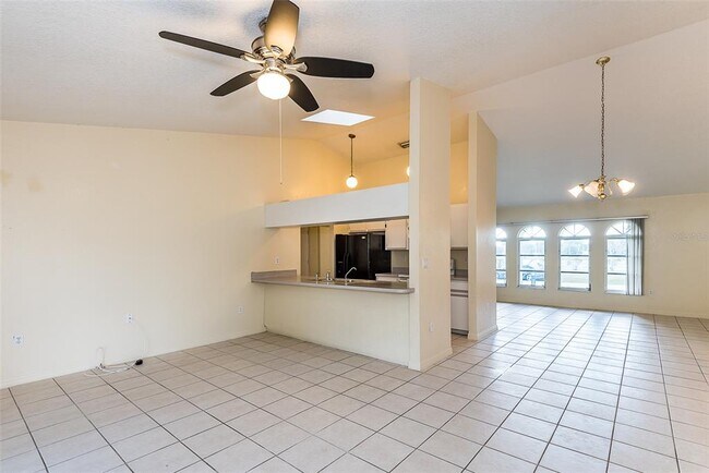 Building Photo - 504 Vannell St