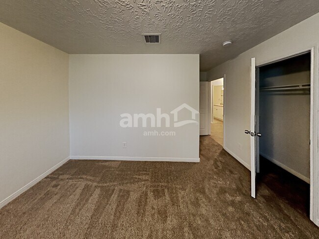 Building Photo - 13307 Montaigne Dr