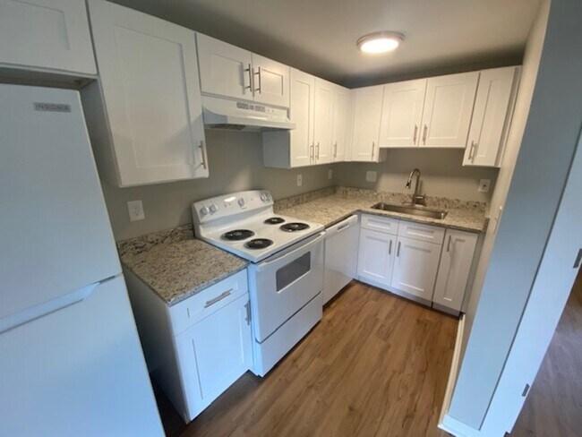 Building Photo - 65 W Moler St