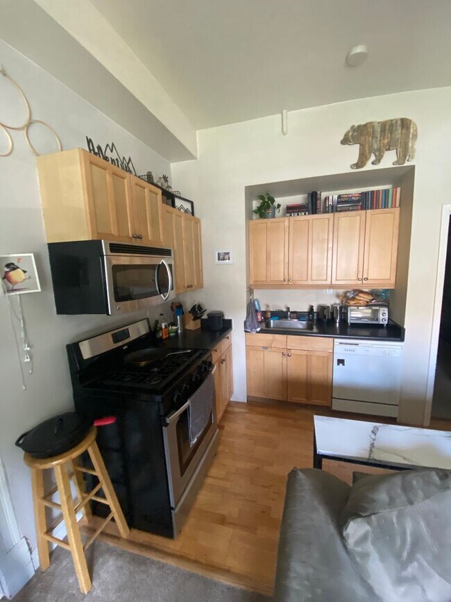 Building Photo - 1334 N Downing St