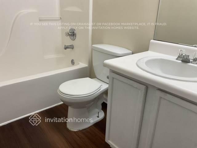 Building Photo - 2170 Ivy Ln