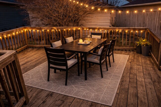 Building Photo - 5410 N Neenah Ave