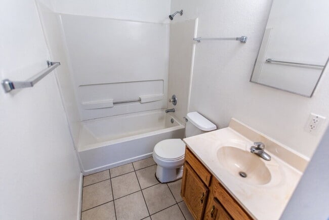 Building Photo - 1309 N Arbor Ave