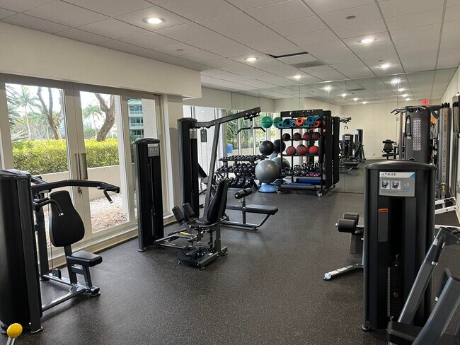 Building Photo - 4201 N Ocean Blvd