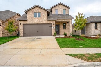 Building Photo - 1802 Winecup Dr
