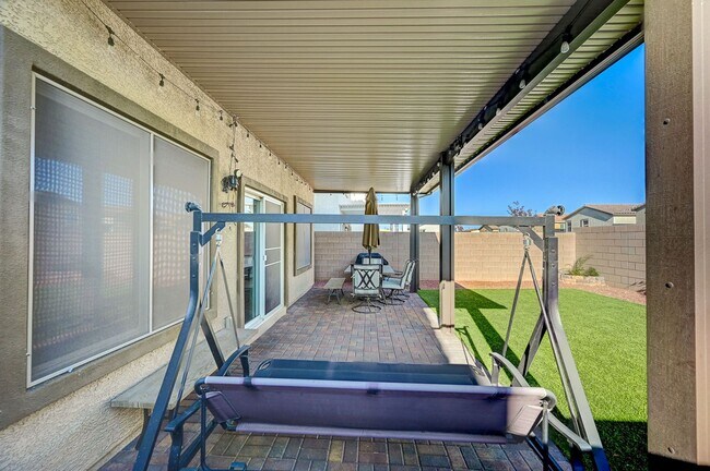 Building Photo - Spacious 4 Bedroom Home!