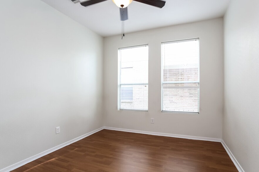 Building Photo - 12146 Landsdown Ridge Way