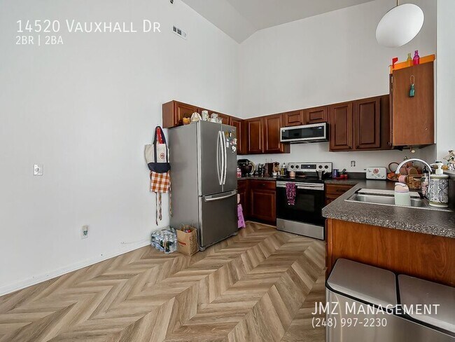 Building Photo - 14520 Vauxhall Dr