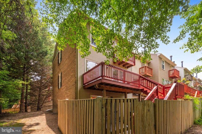 Building Photo - 2615 Chivalry Ct