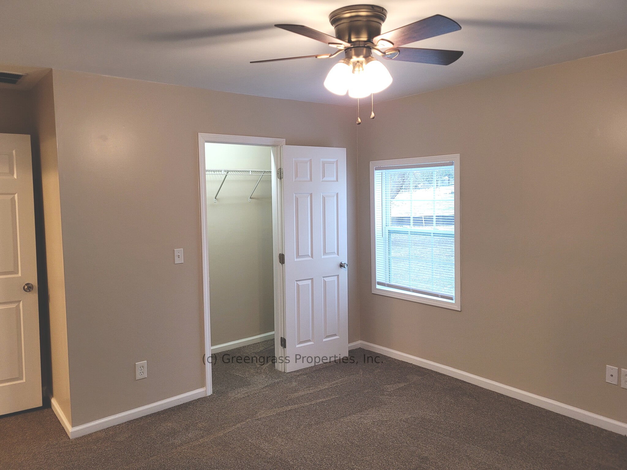 Master Bedroom And Closet - 205 S 6th St