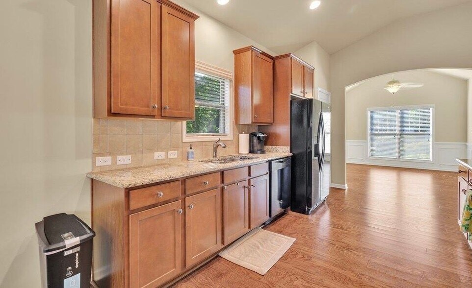 Building Photo - 59 Bayside Ct