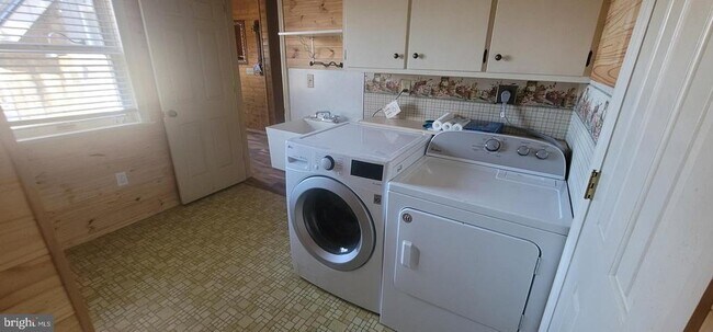 Building Photo - 151 Bollinger Rd