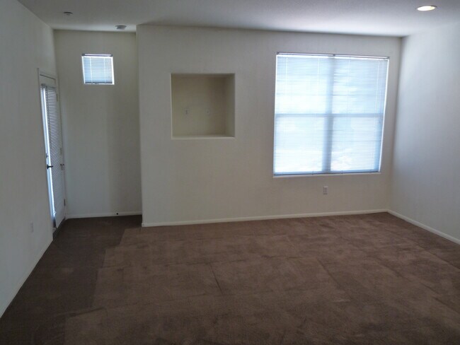 Building Photo - GATED 2 BEDROOM, 2 BATH CONDO IN JASMINE RANCH COMMUNITY