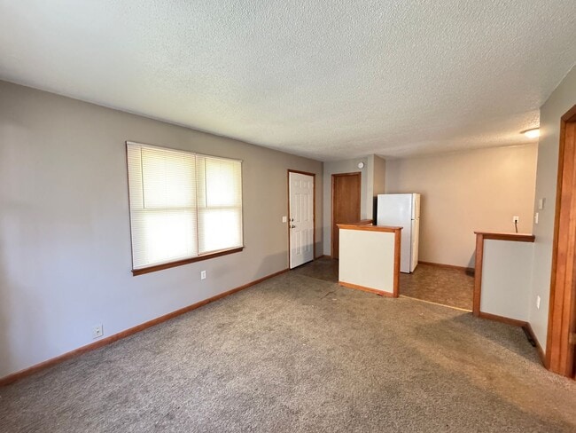 Building Photo - 414 N Mulberry St