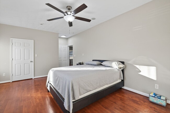 Building Photo - 2818 Tidewater Dr