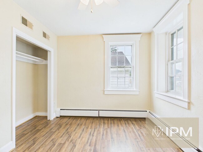 Building Photo - 44 N Main St