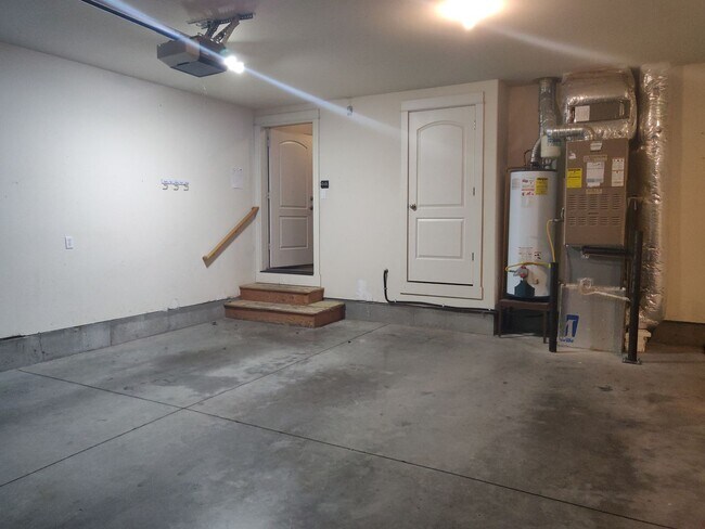 Building Photo - Stunning 4x2 with all bedrooms on the main...