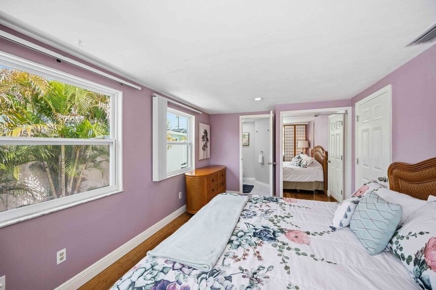 Building Photo - 370 E Fray St