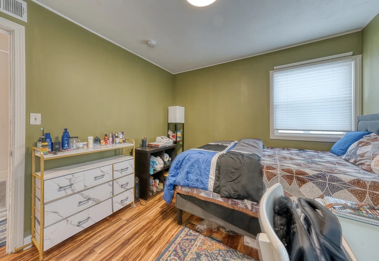 Building Photo - 69 Lynwood Dr