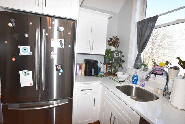 Building Photo - 145-147 Spruce St