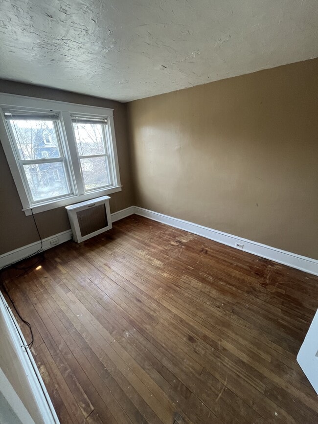 Building Photo - 450 New Dorwart St