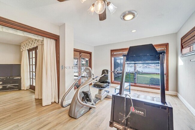 Building Photo - 5060 Porpoise Pl