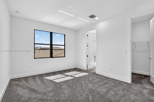 Building Photo - 8215 Crystal Downs Ave