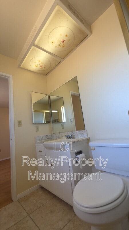 Building Photo - 26808 Augusta Dr