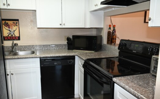 Building Photo - 8649 E Royal Palm Rd
