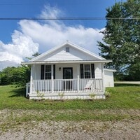 Building Photo - 2 Bed, 1.5 Bath-Residential/Commercial