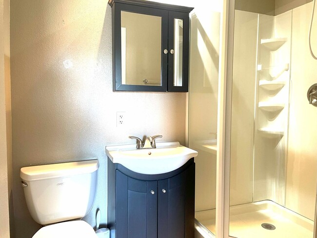 Building Photo - Granny Unit - All utilities included in Penn Valley, CA 95946